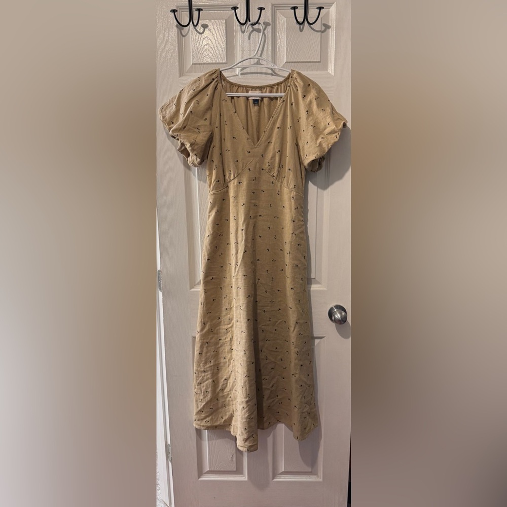 Universal Thread Tan Puff Sleeve Midi Dress with Subtle Print